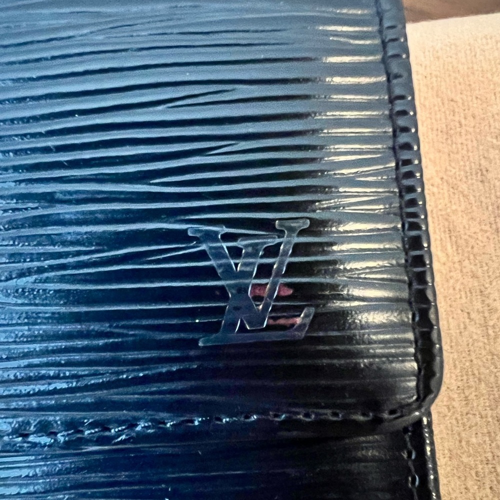 SOLD. Louis Vuitton Black Epi Sarah wallet - Picture 5 of 9